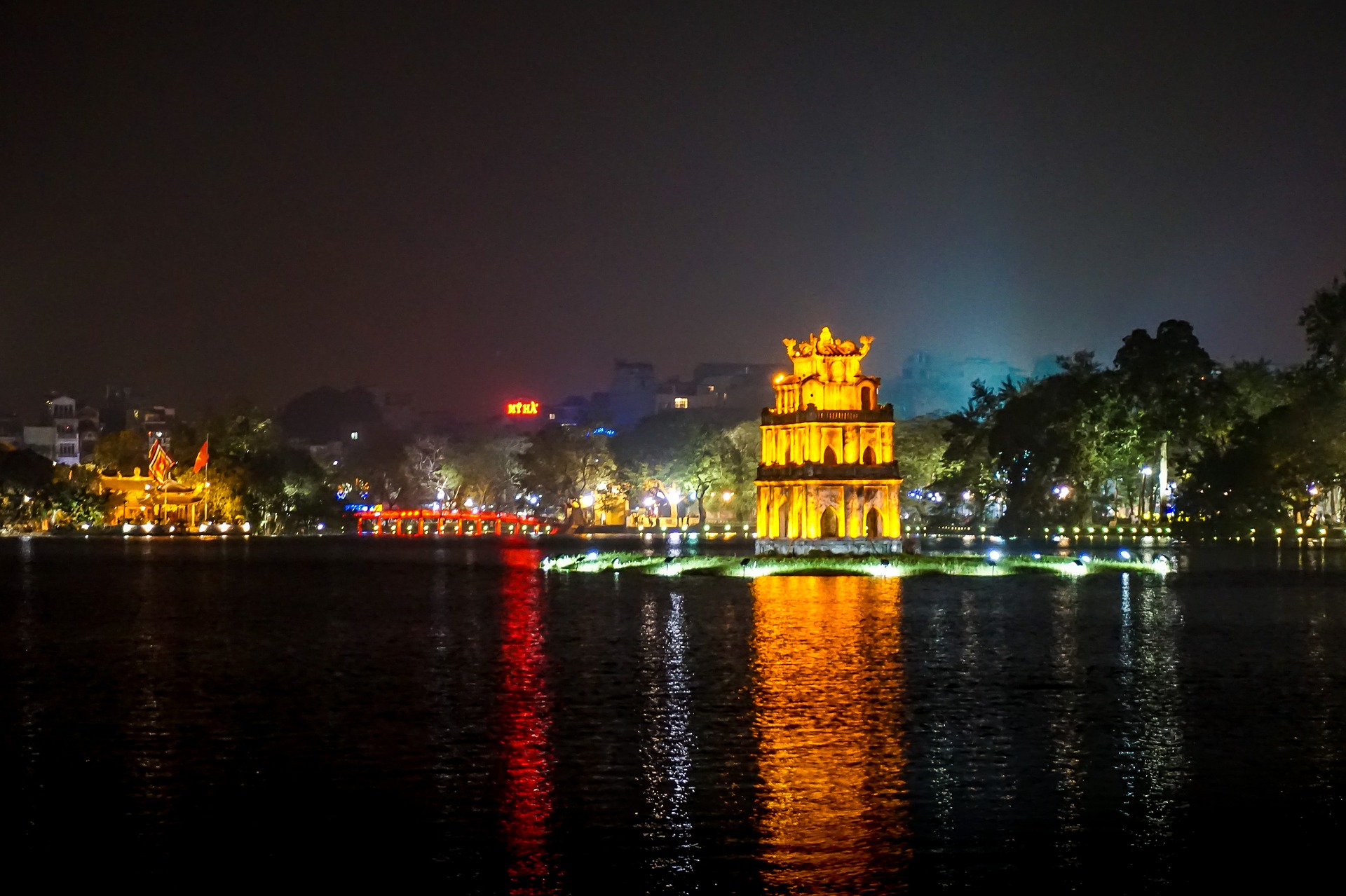 Hanoi - Halong Bay, mini-cruise (F/L/M)