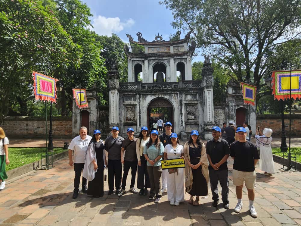 Hue - Keisergravene - Lang Co Village - Hoi An